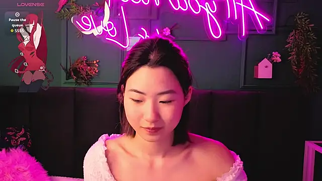 Snapshot of Runi_Asian chatting on 06-05-26, 01:10 Runi Asian online show from 06-05-26, 01:10