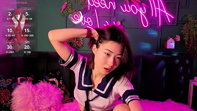 Snapshot of Runi_Asian chatting on 06-12-26, 01:03 Runi Asian online show from 06-12-26, 01:03