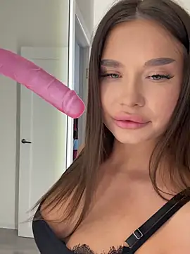 BeautyBella  online show from 05-17-26, 03:45