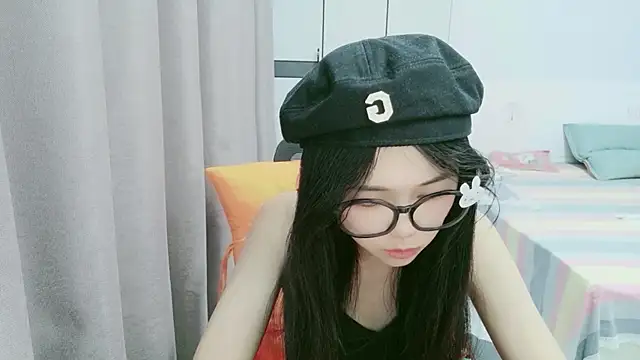 Snapshot of xiaoxiaoyu030 chatting on 07-12-26, 10:27 xiaoxiaoyu030 online show from 07-12-26, 10:27