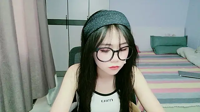 Snapshot of xiaoxiaoyu030 chatting on 05-23-26, 09:30 xiaoxiaoyu030 online show from 05-23-26, 09:30