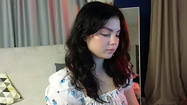 Snapshot of lollyy_pop chatting on 06-27-26, 01:33 lollyy pop online show from 06-27-26, 01:33