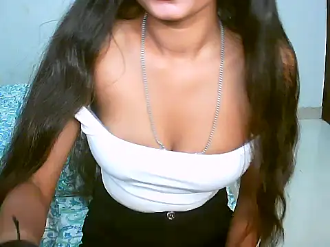 Snapshot of Hey-sanvi chatting on 05-27-26, 05:04 Hey-sanvi online show from 05-27-26, 05:04