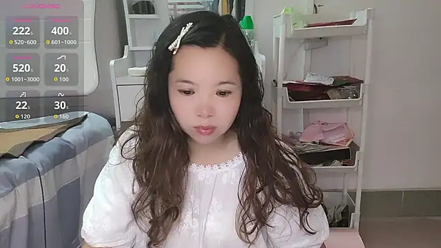 Snapshot of F-Yingying chatting on 05-23-26, 04:55 F-Yingying online show from 05-23-26, 04:55
