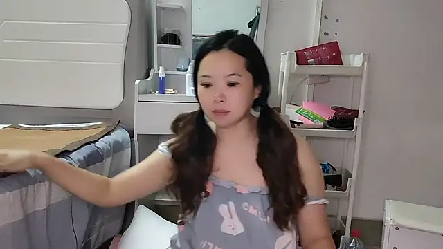 Snapshot of F-Yingying chatting on 05-25-26, 03:11 F-Yingying online show from 05-25-26, 03:11