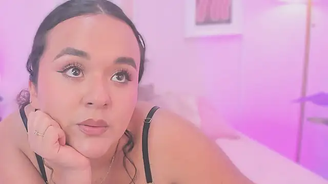 Kitty lulu  online show from 05-25-26, 04:56