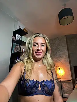 Snapshot of CharlottemilfUKx chatting on 05-29-26, 11:33 CharlottemilfUKx online show from 05-29-26, 11:33