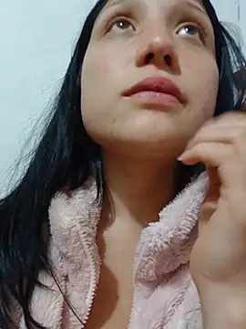 Snapshot of mileidy0106 chatting on 07-05-26, 01:43 mileidy0106 online show from 07-05-26, 01:43