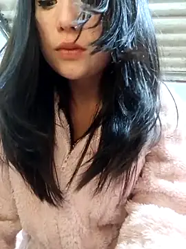 Snapshot of mileidy0106 chatting on 06-14-26, 01:46 mileidy0106 online show from 06-14-26, 01:46