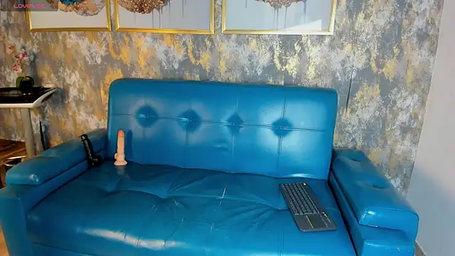 Snapshot of SophiaScottX chatting on 05-27-26, 07:32 SophiaScottX online show from 05-27-26, 07:32