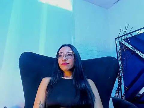 Snapshot of Feetfeticheh chatting on 05-21-26, 02:03 Feetfeticheh online show from 05-21-26, 02:03