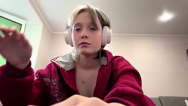 Snapshot of CuteLilit chatting on 06-02-26, 04:40 CuteLilit online show from 06-02-26, 04:40