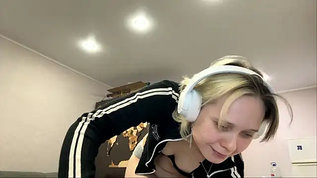 Snapshot of CuteLilit chatting on 06-13-26, 07:12 CuteLilit online show from 06-13-26, 07:12