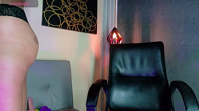 Snapshot of Sofi_Williams2 chatting on 05-30-26, 09:31 Sofi Williams2 online show from 05-30-26, 09:31