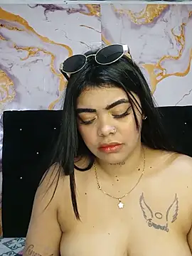 Snapshot of luxuryluna chatting on 05-15-26, 11:25 luxuryluna online show from 05-15-26, 11:25