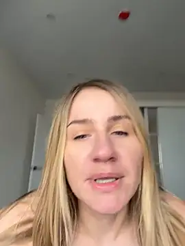 Snapshot of AnnaMist_ chatting on 05-24-26, 07:41 AnnaMist online show from 05-24-26, 07:41