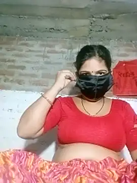 Snapshot of Hindicouple1 chatting on 05-20-26, 04:04 Hindicouple1 online show from 05-20-26, 04:04