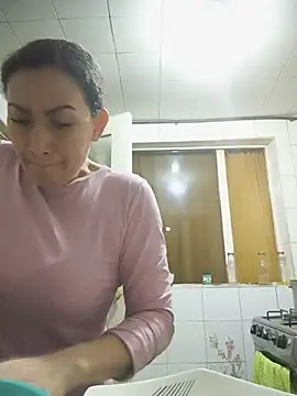 Snapshot of paulett15 chatting on 07-08-26, 02:40 paulett15 online show from 07-08-26, 02:40