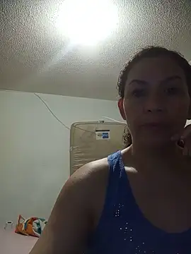 Snapshot of paulett15 chatting on 06-16-26, 01:55 paulett15 online show from 06-16-26, 01:55