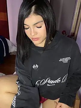 Snapshot of Emilyrosett_ chatting on 05-19-26, 09:55 Emilyrosett online show from 05-19-26, 09:55
