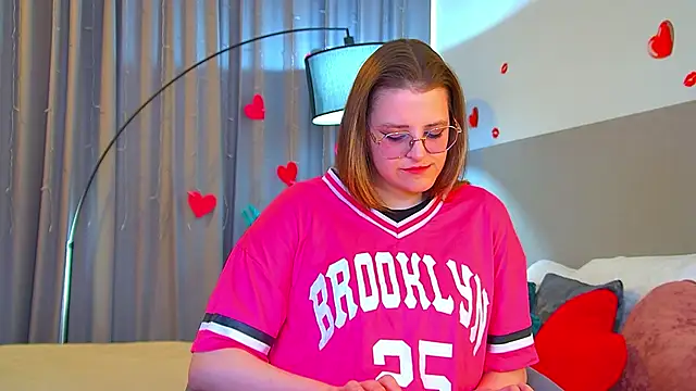 AlexaAvery online show from 05-26-26, 06:33