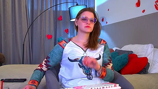 Snapshot of AlexaAvery chatting on 06-02-26, 06:13 AlexaAvery online show from 06-02-26, 06:13