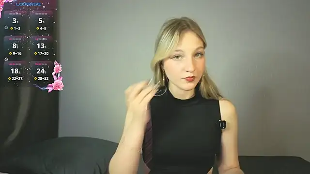 Snapshot of LunaLiva chatting on 06-20-26, 03:28 LunaLiva online show from 06-20-26, 03:28
