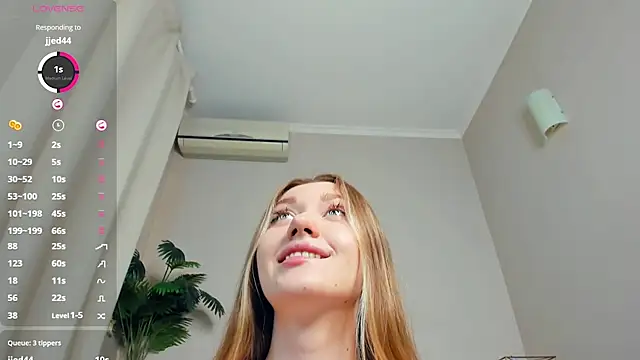 Snapshot of ThanhBuerger chatting on 06-11-26, 12:32 ThanhBuerger online show from 06-11-26, 12:32