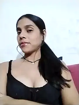 Snapshot of Saray_queen1 chatting on 06-14-26, 07:20 Saray queen1 online show from 06-14-26, 07:20