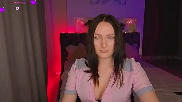 Snapshot of MizLouLou chatting on 05-19-26, 11:34 MizLouLou online show from 05-19-26, 11:34