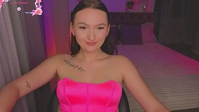 Snapshot of MizLouLou chatting on 05-29-26, 02:17 MizLouLou online show from 05-29-26, 02:17