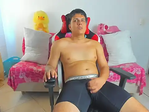 Snapshot of alexerdiego chatting on 05-15-26, 06:06 alexerdiego online show from 05-15-26, 06:06