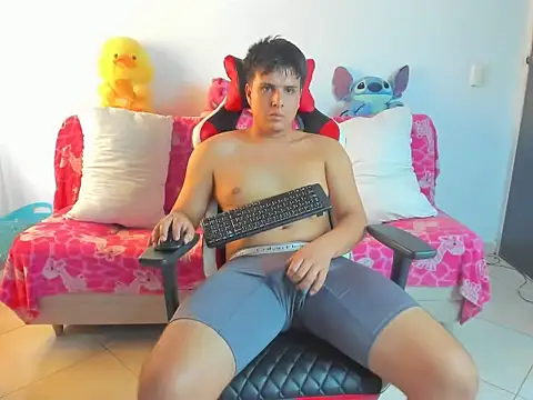 Snapshot of alexerdiego chatting on 05-19-26, 05:53 alexerdiego online show from 05-19-26, 05:53