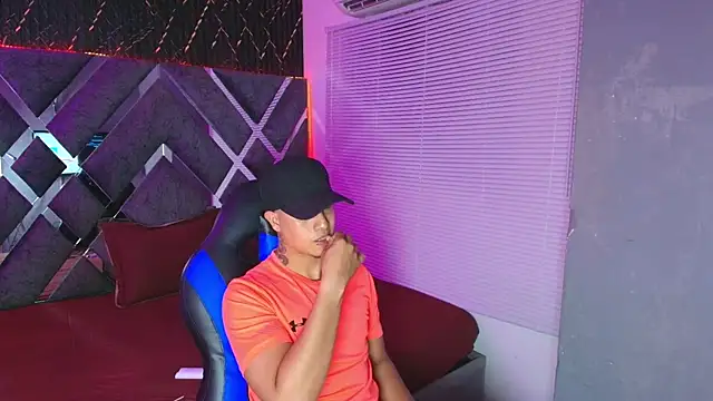 Snapshot of dominic_connor chatting on 07-10-26, 03:28 dominic connor online show from 07-10-26, 03:28
