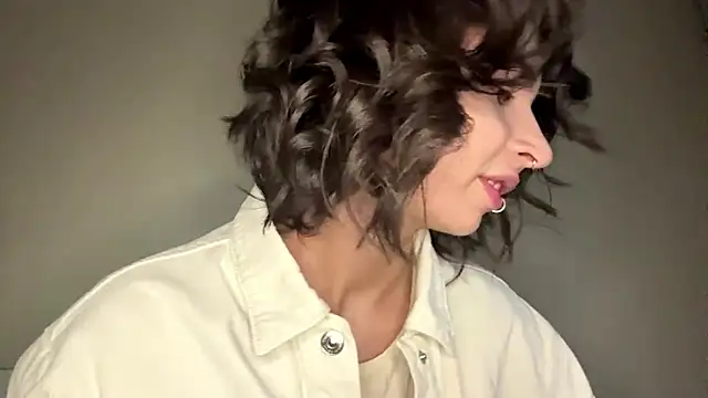 JessiaRuezga online show from 05-20-26, 01:41