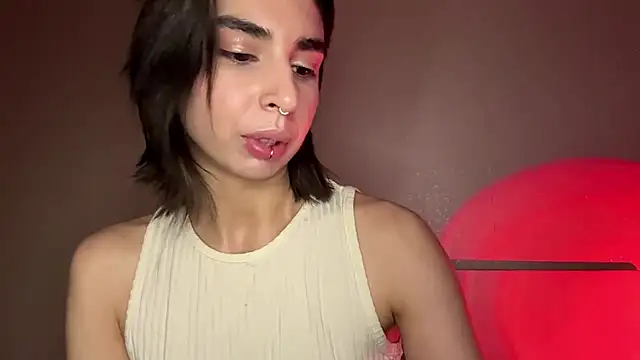 JessiaRuezga online show from 05-15-26, 12:36