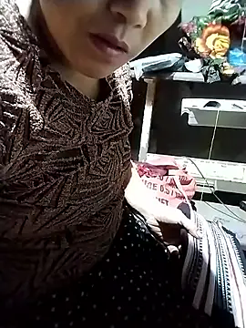 Snapshot of Caily-ly chatting on 06-10-26, 02:46 Caily-ly online show from 06-10-26, 02:46