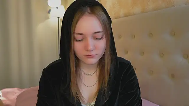 CassieSwon online show from 06-24-26, 04:38