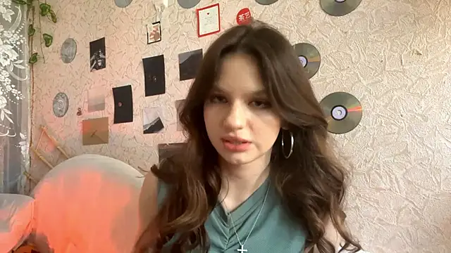 Snapshot of CarleenColley chatting on 05-24-26, 10:26 CarleenColley online show from 05-24-26, 10:26