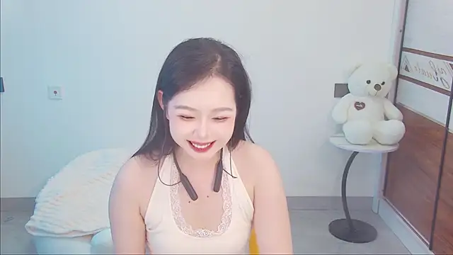 Snapshot of swie111 chatting on 05-18-26, 04:07 swie111 online show from 05-18-26, 04:07