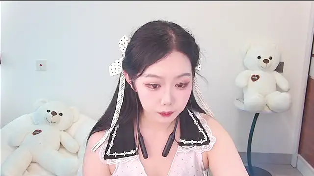 Snapshot of swie111 chatting on 05-25-26, 03:17 swie111 online show from 05-25-26, 03:17