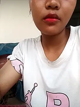 Snapshot of Hivi_06 chatting on 05-16-26, 11:20 Hivi 06 online show from 05-16-26, 11:20