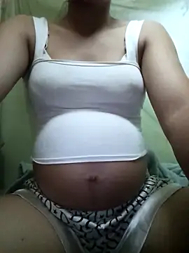 Snapshot of Hivi_06 chatting on 05-15-26, 11:03 Hivi 06 online show from 05-15-26, 11:03