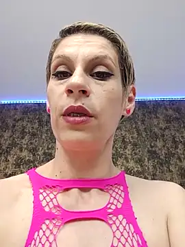 Snapshot of KittyDesiree chatting on 06-04-26, 06:12 KittyDesiree online show from 06-04-26, 06:12