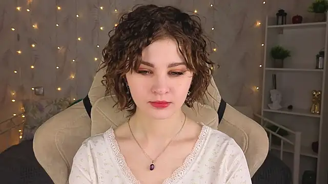 Snapshot of Kira__Fluffy chatting on 05-31-26, 12:05 Kira Fluffy online show from 05-31-26, 12:05