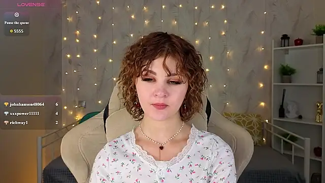 Snapshot of Kira__Fluffy chatting on 07-14-26, 02:05 Kira Fluffy online show from 07-14-26, 02:05