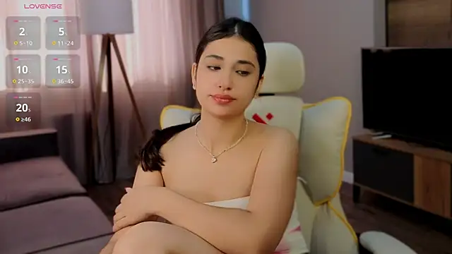 Snapshot of honeylanaa chatting on 07-08-26, 04:24 honeylanaa online show from 07-08-26, 04:24