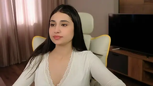 Snapshot of honeylanaa chatting on 05-16-26, 05:28 honeylanaa online show from 05-16-26, 05:28