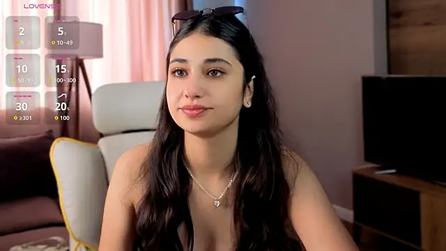 Snapshot of honeylanaa chatting on 07-23-26, 04:10 honeylanaa online show from 07-23-26, 04:10