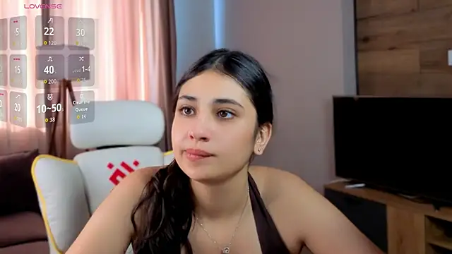 Snapshot of honeylanaa chatting on 07-27-26, 04:41 honeylanaa online show from 07-27-26, 04:41